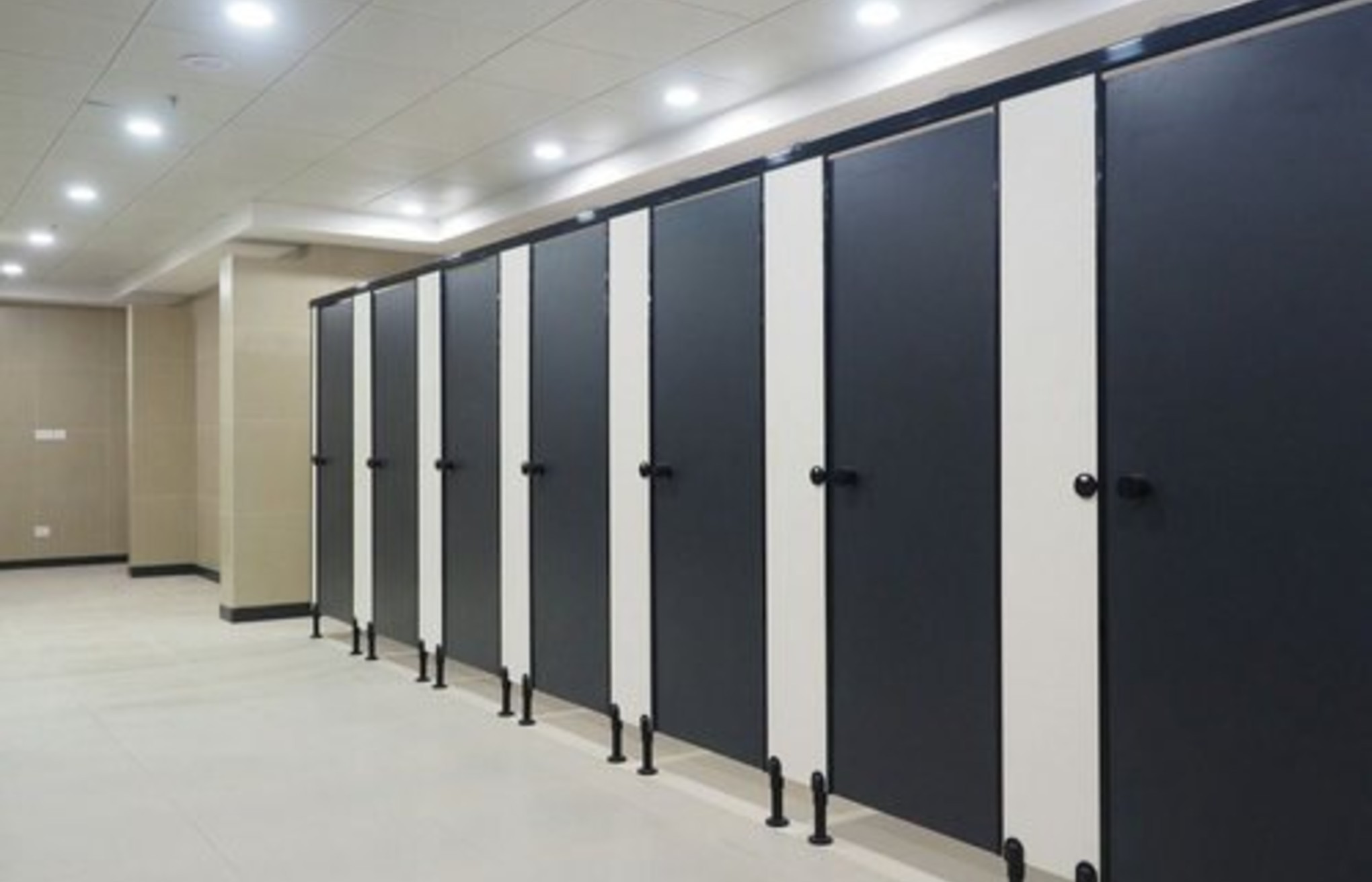 Toilet Cubicle Partition by Yashvi Infra co in ahmedabad